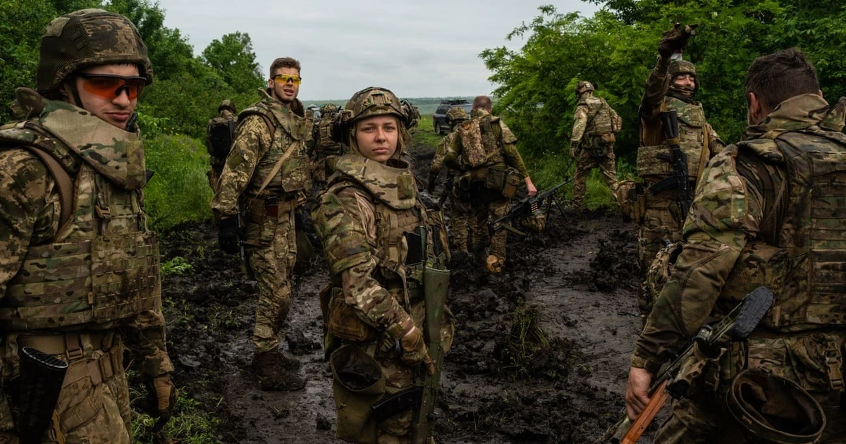 View - Quân phòng thủ Pokrovsk đề nghị rút lui, Kiev ra lệnh giữ vững trận địa | Báo Tri thức và Cuộc sống - TIN TỨC PHỔ BIẾN KIẾN THỨC 24H