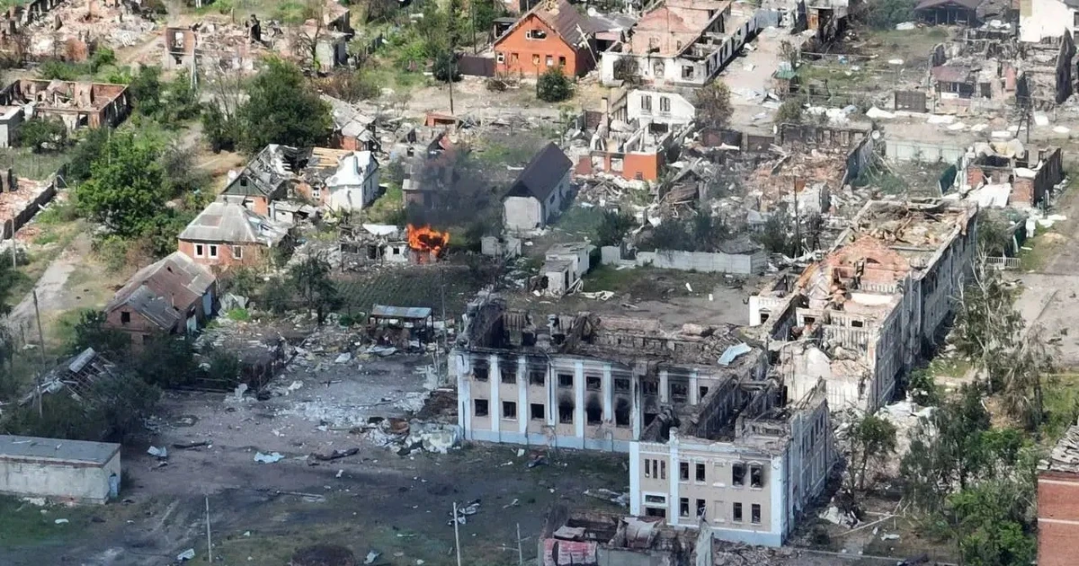 View - Nga dừng tấn công Volchansk, tình hình Pokrovsk nguy cấp | Báo Tri thức và Cuộc sống - TIN TỨC PHỔ BIẾN KIẾN THỨC 24H