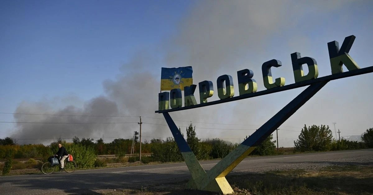 Đường rút của rút của Ukraine ở Pokrovsk bị lộ, "pháo đài thép" sụp đổ