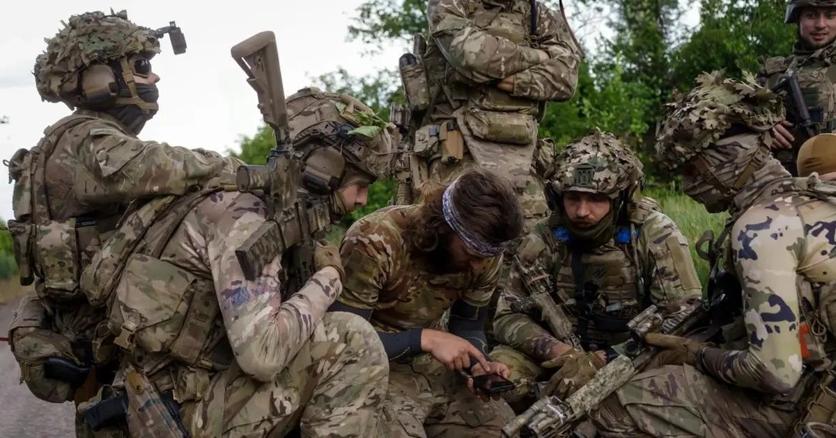 View - Pokrovsk bị bao vây tới nghẹt thở, quân Nga đã tiến vào thành phố | Báo Tri thức và Cuộc sống - TIN TỨC PHỔ BIẾN KIẾN THỨC 24H