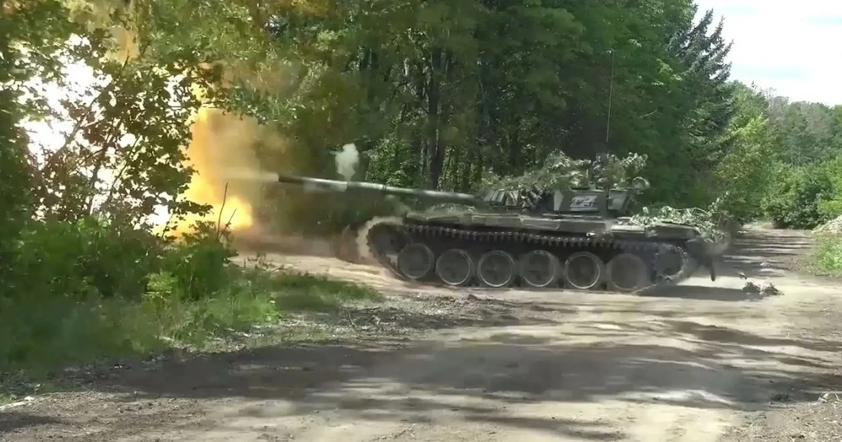 View - Xe tăng Nga tràn vào Kupyansk, giao tranh ác liệt ở ga Zaoskolye | Báo Tri thức và Cuộc sống - TIN TỨC PHỔ BIẾN KIẾN THỨC 24H