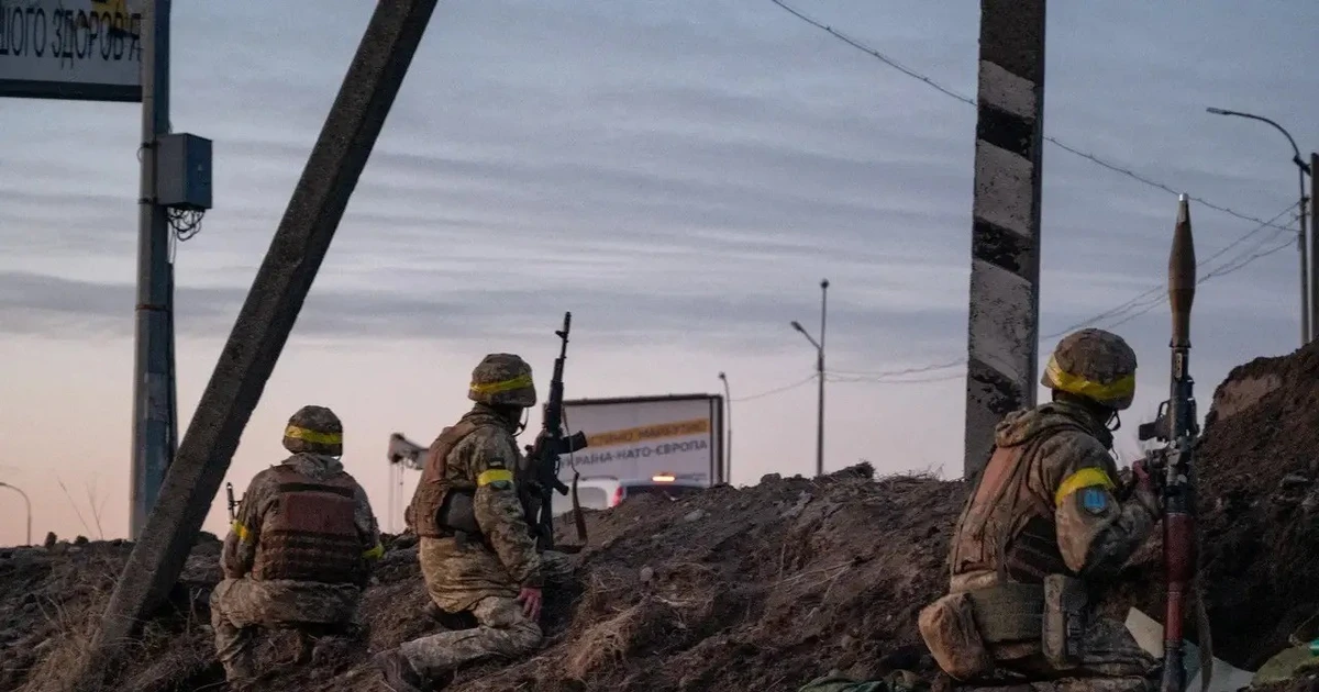 View - Pokrovsk lâm vào tình thế sống còn, quân Ukraine mắc kẹt tuyệt vọng | Báo Tri thức và Cuộc sống - TIN TỨC PHỔ BIẾN KIẾN THỨC 24H