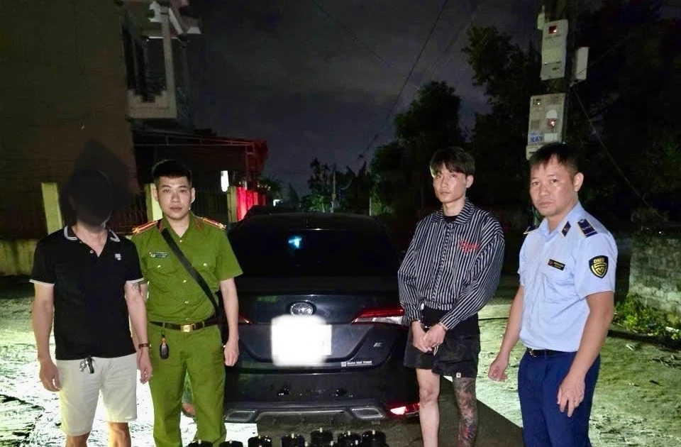 Quảng Ninh liên tiếp bắt giữ đối tượng vận chuyển 'khí cười'