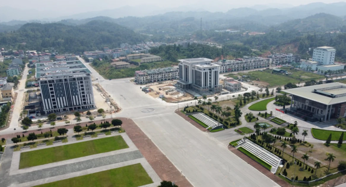 Cao Bằng miễn nhiệm đối với nhiều lãnh đạo