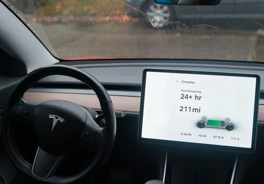 AI giúp pin Tesla bền hơn, chạy thêm hơn 100.000 dặm?