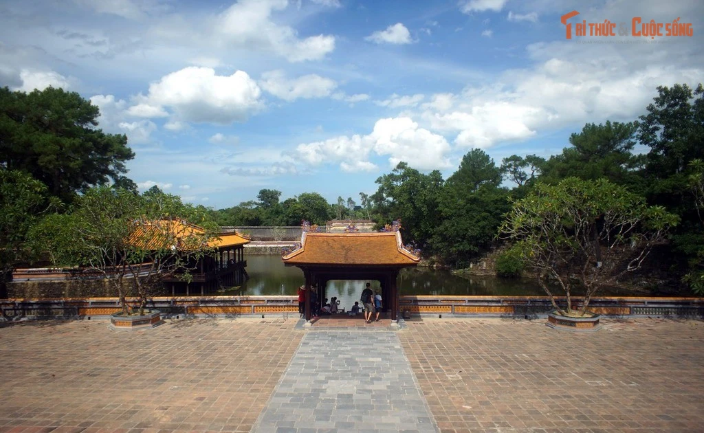 View - Khám phá lăng mộ có cảnh quan thơ mộng nhất Cố đô Huế | Báo Tri thức và Cuộc sống - TIN TỨC PHỔ BIẾN KIẾN THỨC 24H