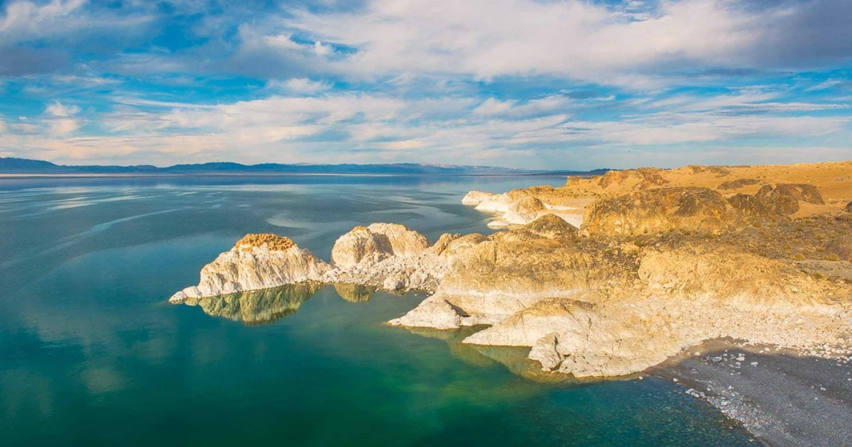 View - Khám phá hồ nước mặn 'không lối thoát' lớn nhất Mông Cổ | Báo Tri thức và Cuộc sống - TIN TỨC PHỔ BIẾN KIẾN THỨC 24H