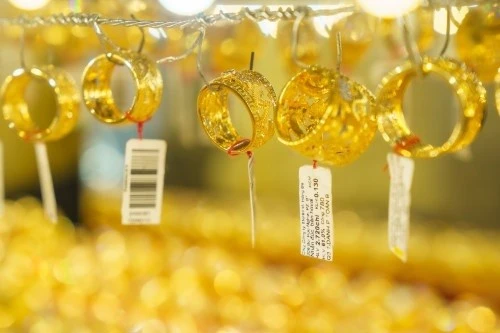 SJC vượt 120 triệu đồng/lượng, giá vàng tiếp tục tăng cao