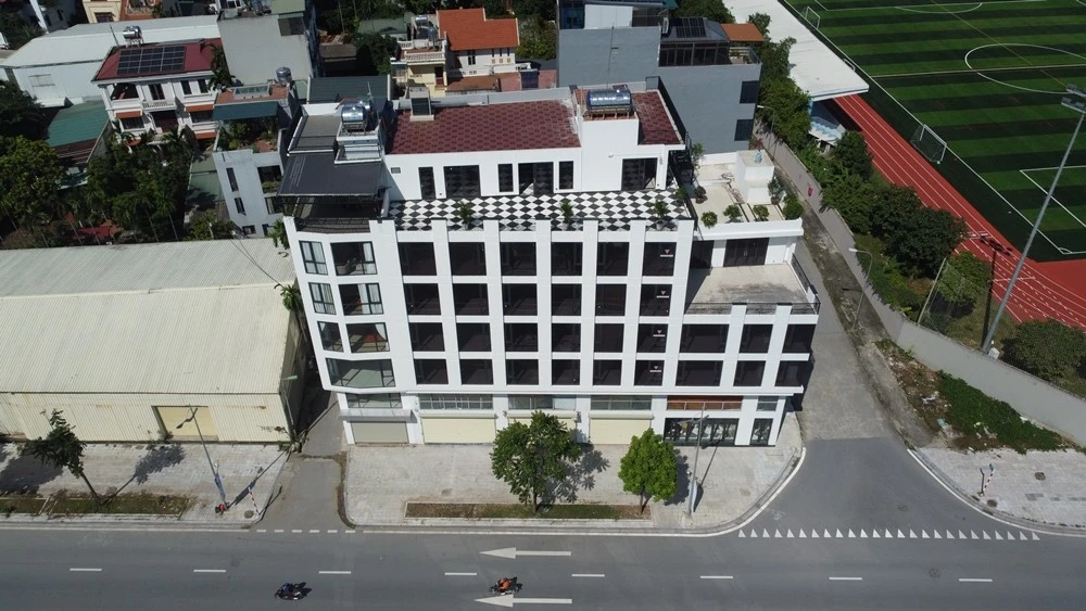 View - Công trình “khủng” ngay mặt phố ở Hà Nội vi phạm trật tự xây dựng | Báo Tri thức và Cuộc sống - TIN TỨC PHỔ BIẾN KIẾN THỨC 24H