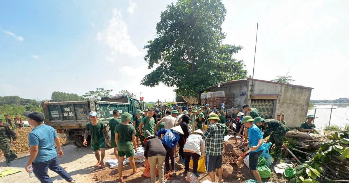 View - Huy động quân đội hộ đê cứu dân ở Bắc Ninh | Báo Tri thức và Cuộc sống - TIN TỨC PHỔ BIẾN KIẾN THỨC 24H