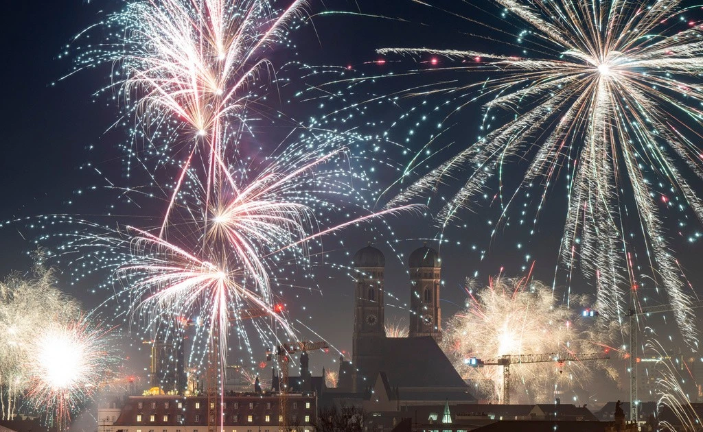 View - Khoảnh khắc khó quên trong 'đại tiệc' pháo hoa đón năm mới ở Châu Âu | Báo Tri thức và Cuộc sống - TIN TỨC PHỔ BIẾN KIẾN THỨC 24H