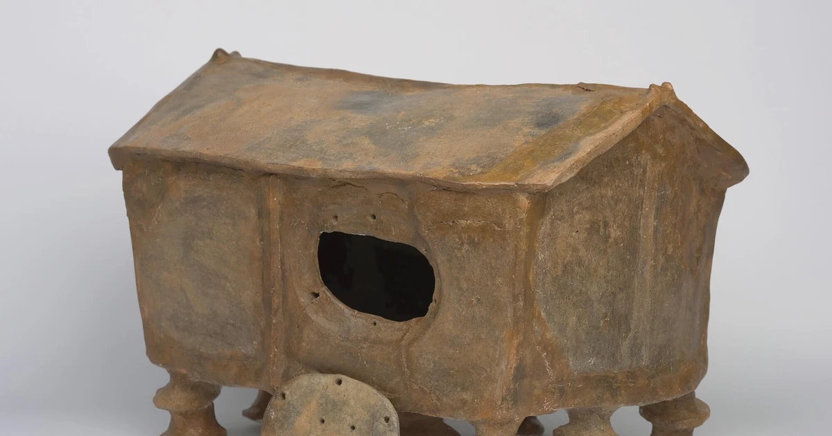 View - Bình đựng tro cốt 2.600 năm hình ngôi nhà khiến giới khoa học sửng sốt | Báo Tri thức và Cuộc sống - TIN TỨC PHỔ BIẾN KIẾN THỨC 24H