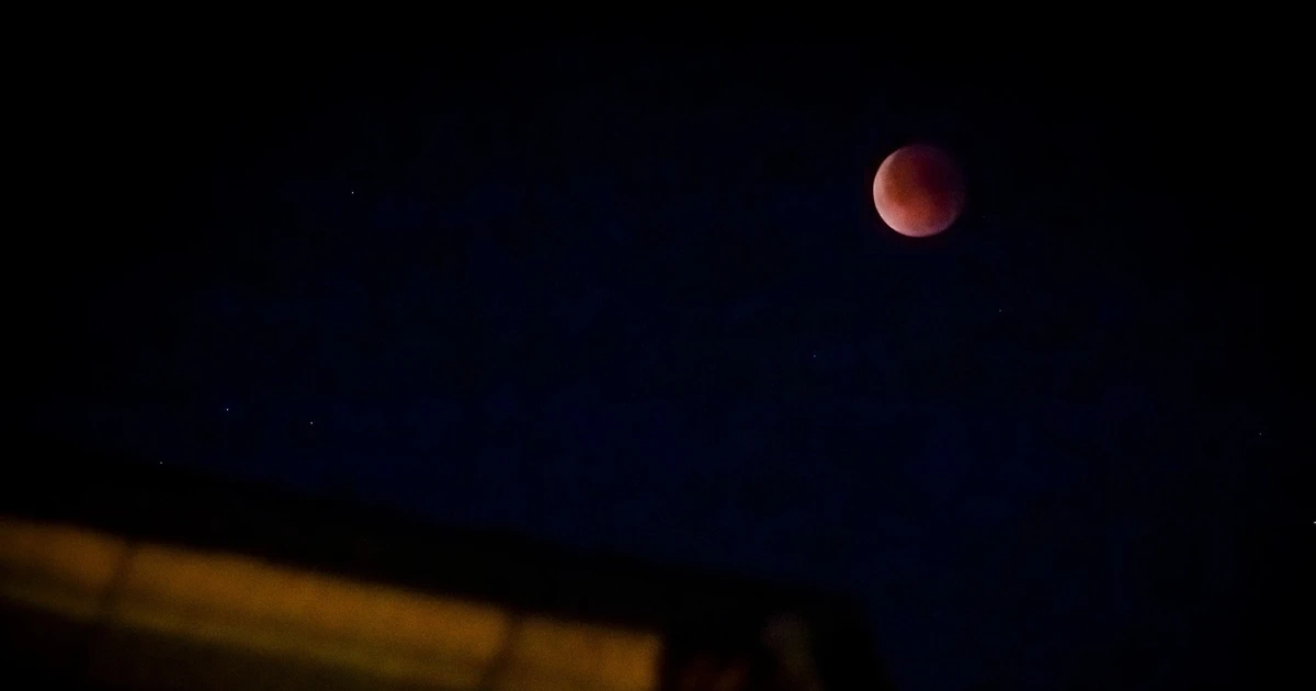 View - Mãn nhãn ảnh "trăng máu" tuyệt đẹp ở Việt Nam | Báo Tri thức và Cuộc sống - TIN TỨC PHỔ BIẾN KIẾN THỨC 24H