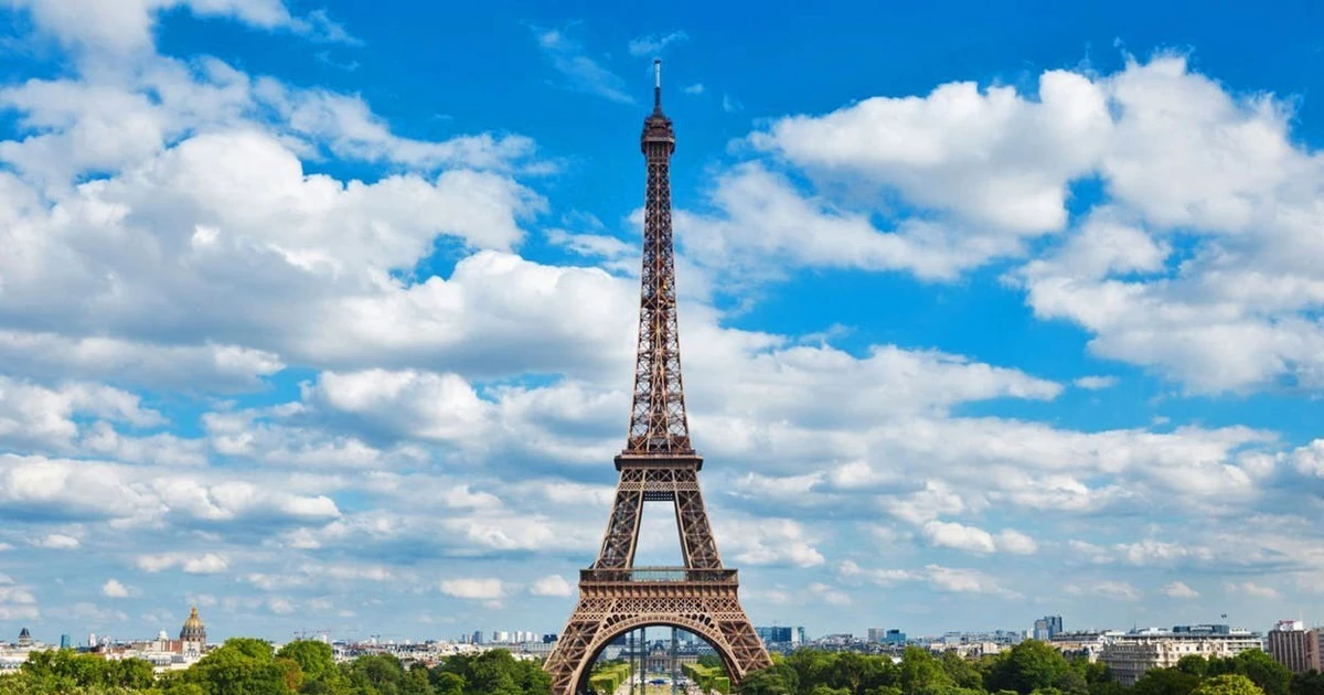 View - Vì sao tháp Eiffel cao thêm tới 15 cm vào mùa Hè? | Báo Tri thức và Cuộc sống - TIN TỨC PHỔ BIẾN KIẾN THỨC 24H