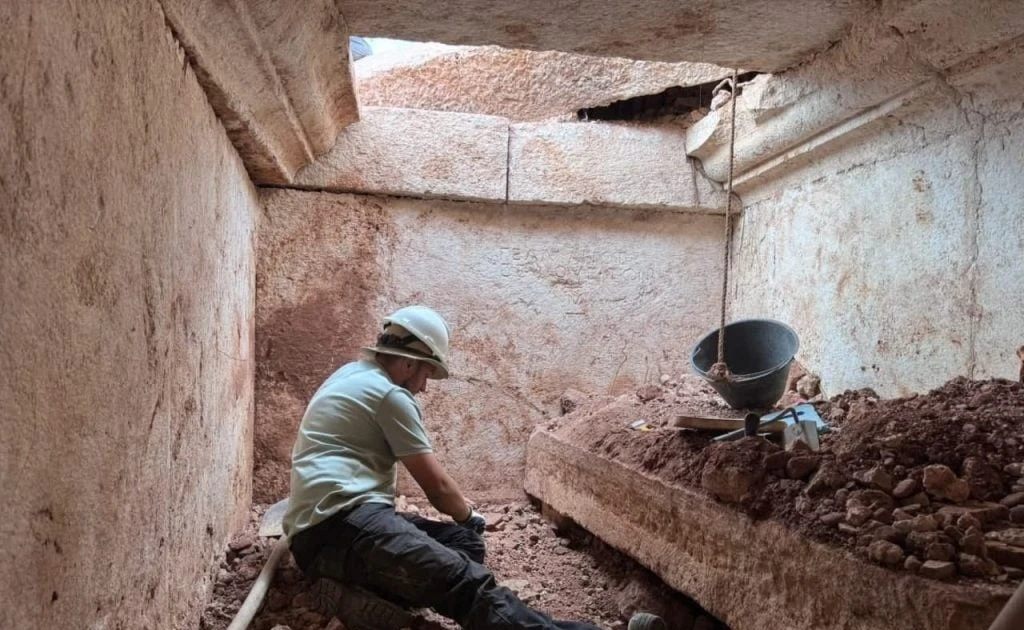 Khai quật mộ cổ giới thượng lưu La Mã, sửng sốt cảnh tượng bên trong