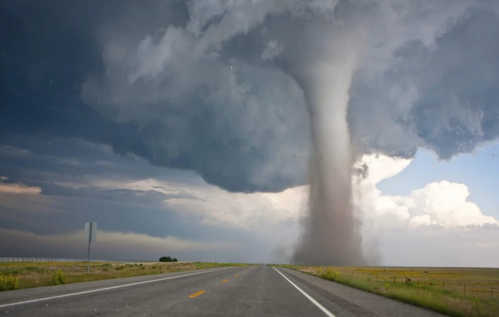 Chuyên gia giải mã cách hình thành lốc xoáy