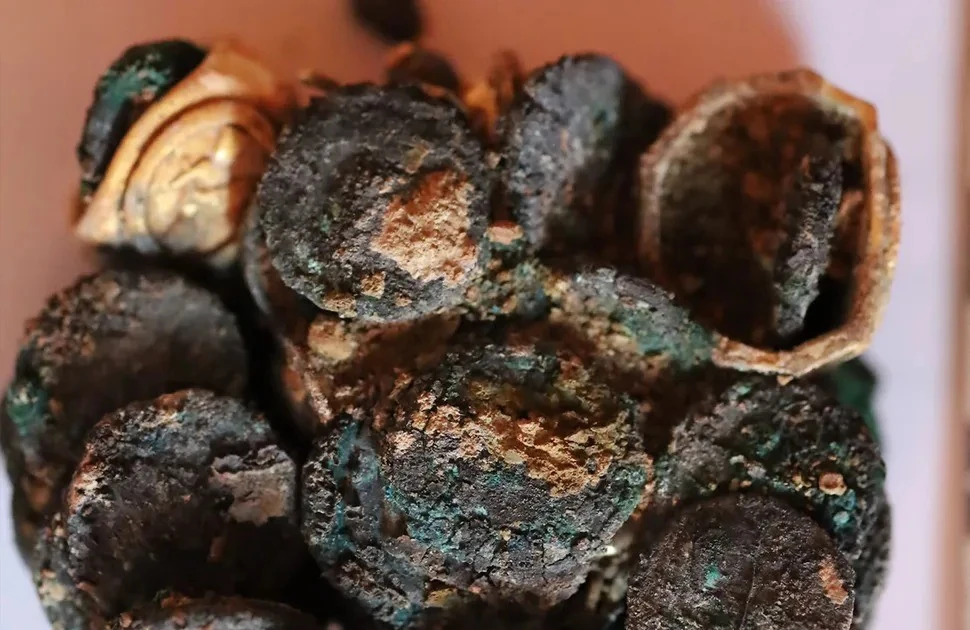 View - 'Kho báu '1.900 tuổi trong ngôi nhà cháy ở Romania | Báo Tri thức và Cuộc sống - TIN TỨC PHỔ BIẾN KIẾN THỨC 24H