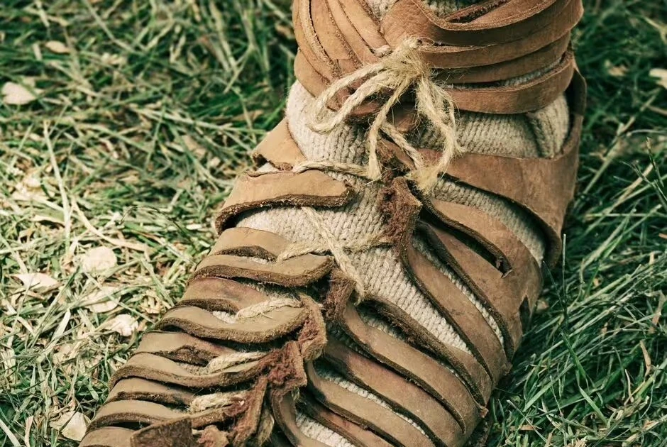 View - Chiếc giày da 2.000 tuổi hé lộ bí mật động trời của binh sĩ | Báo Tri thức và Cuộc sống - TIN TỨC PHỔ BIẾN KIẾN THỨC 24H