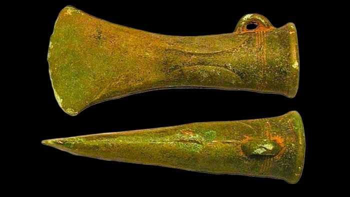 View - Bí ẩn chiếc rìu 3.000 năm tuổi, lai lịch gây sốc | Báo Tri thức và Cuộc sống - TIN TỨC PHỔ BIẾN KIẾN THỨC 24H