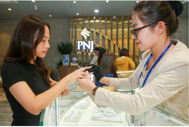 Đại gia vàng trang sức lãi hơn 6 tỷ/ngày