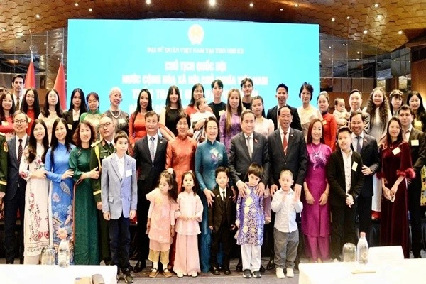 Gallery - Chủ tịch Quốc hội Trần Thanh Mẫn gặp cộng đồng người Việt Nam tại Thổ Nhĩ Kỳ | Báo Tri thức và Cuộc sống - TIN TỨC PHỔ BIẾN KIẾN THỨC 24H