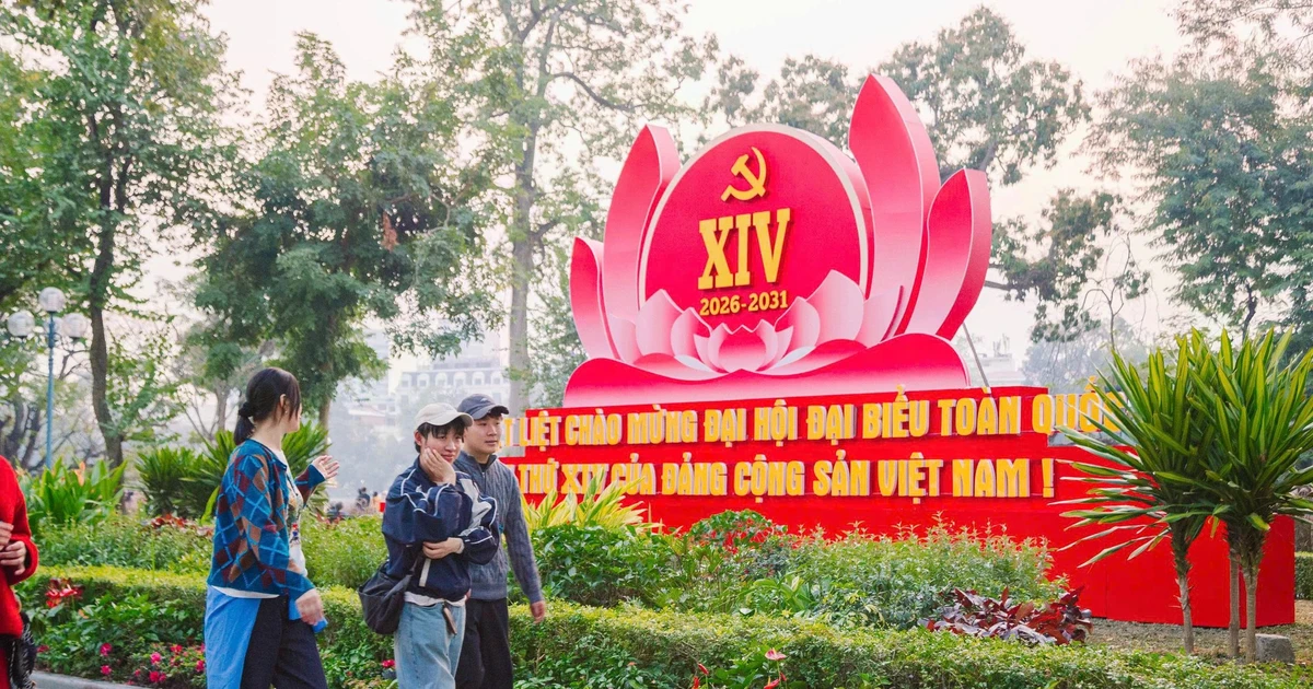 View - Cờ hoa rực rỡ, không khí Đại hội XIV hiện diện khắp phố phường Hà Nội | Báo Tri thức và Cuộc sống - TIN TỨC PHỔ BIẾN KIẾN THỨC 24H