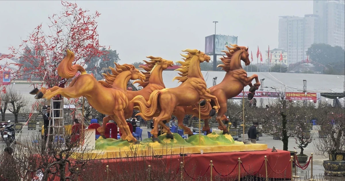 Gallery - Cận cảnh dàn chiến mã khổng lồ đón Tết 2026 tại Phú Thọ | Báo Tri thức và Cuộc sống - TIN TỨC PHỔ BIẾN KIẾN THỨC 24H