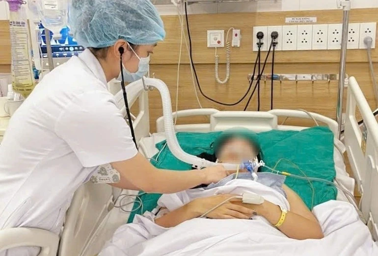 View - Tiêm botox làm đẹp tại nhà, hai phụ nữ liệt toàn thân nguy kịch | Báo Tri thức và Cuộc sống - TIN TỨC PHỔ BIẾN KIẾN THỨC 24H