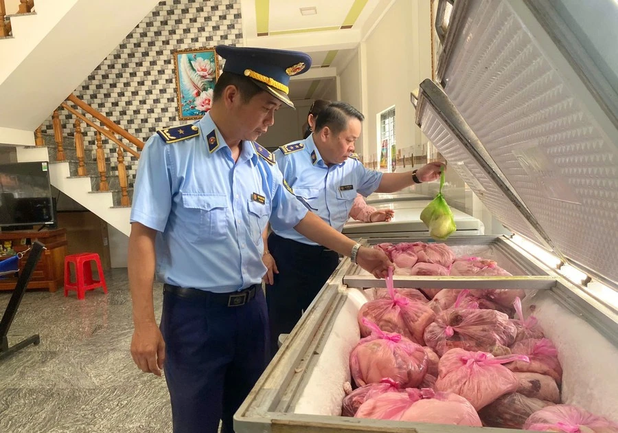 Gia Lai phát hiện hơn 4 tấn thịt, mỡ heo đã có mùi hôi thối