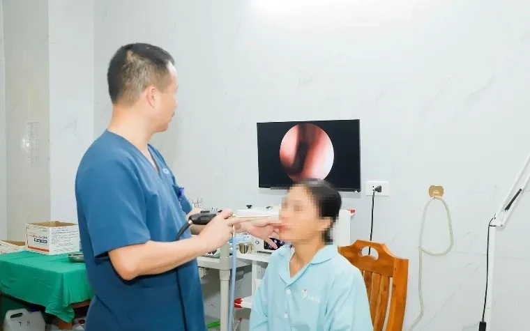 Phẫu thuật thành công cho một phụ nữ bị răng mọc lạc chỗ trong xoang trán