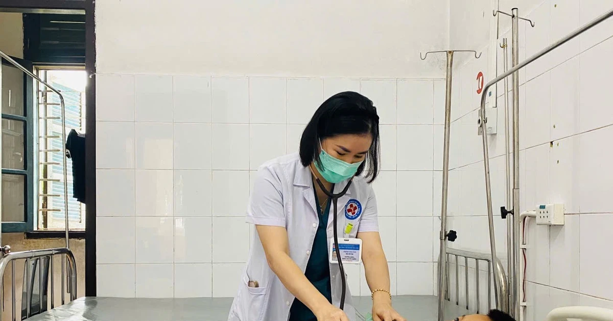 Đau đầu dữ dội, sốt cao, bé trai mắc viêm màng não mủ nguy hiểm