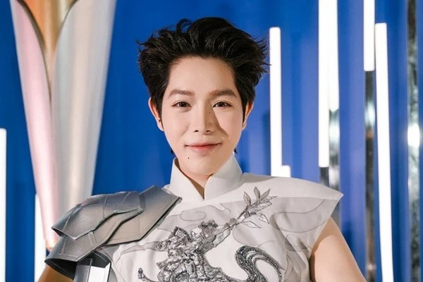 View - Đức Phúc được khán giả khen ngợi khi làm điều ý nghĩa với tài xế công nghệ | Báo Tri thức và Cuộc sống - TIN TỨC PHỔ BIẾN KIẾN THỨC 24H