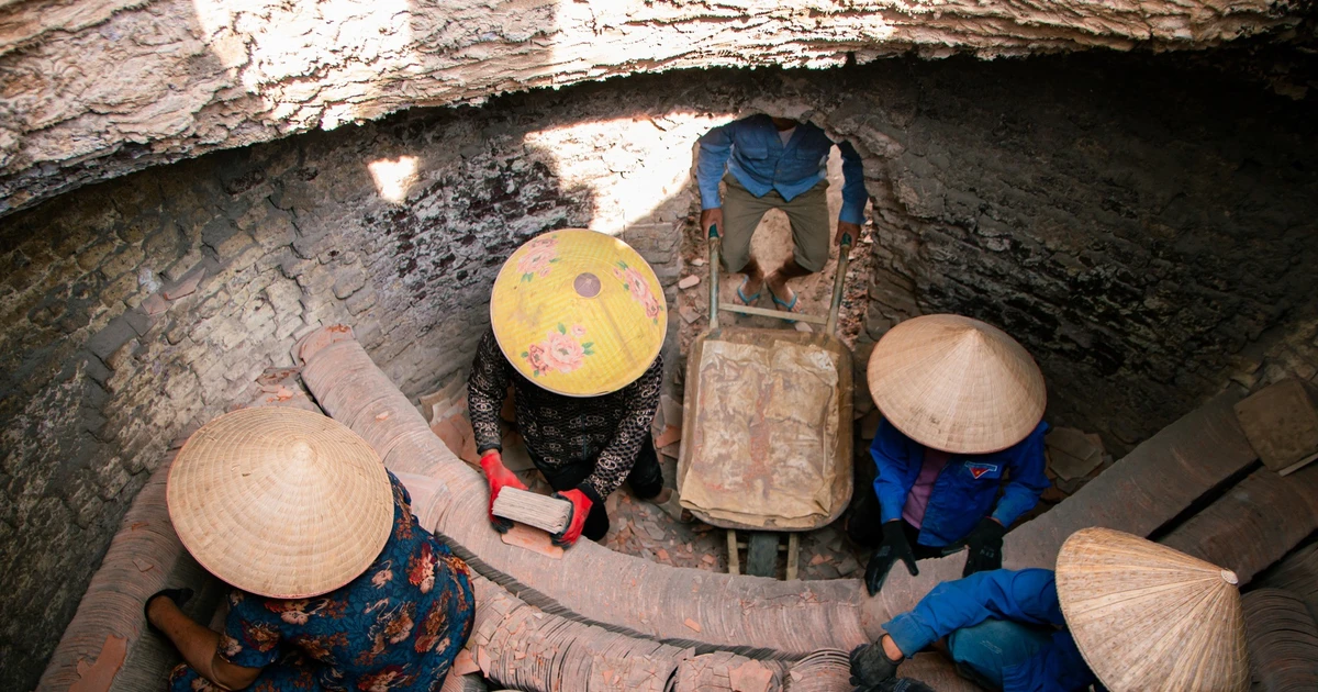 View - Làng nghề làm ngói âm dương độc đáo giữa thung lũng Bắc Sơn | Báo Tri thức và Cuộc sống - TIN TỨC PHỔ BIẾN KIẾN THỨC 24H