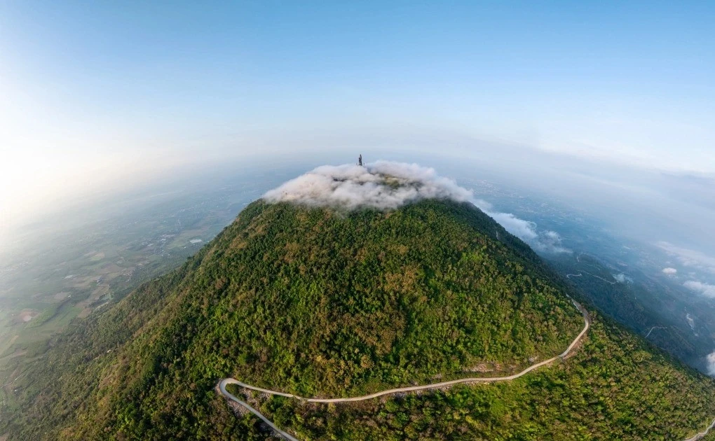 View - Núi Bà Đen mở lại hoạt động, đón du khách sau hơn hai tháng tạm dừng | Báo Tri thức và Cuộc sống - TIN TỨC PHỔ BIẾN KIẾN THỨC 24H