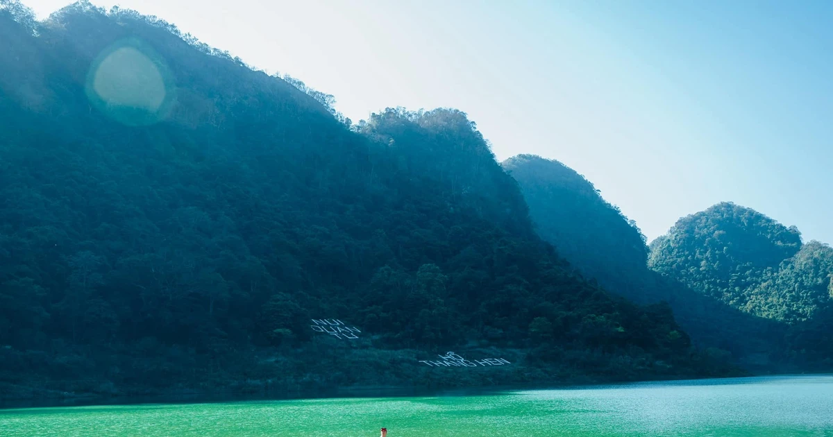 View - Cao Bằng vào mùa đẹp nhất năm, thác Bản Giốc xanh ngọc níu chân du khách | Báo Tri thức và Cuộc sống - TIN TỨC PHỔ BIẾN KIẾN THỨC 24H