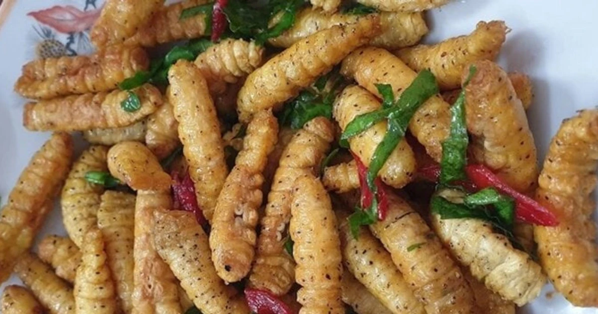 View - Đặc sản nhìn như ‘sâu khổng lồ’ khiến rợn mình nhưng ăn một lần là ghiền | Báo Tri thức và Cuộc sống - TIN TỨC PHỔ BIẾN KIẾN THỨC 24H