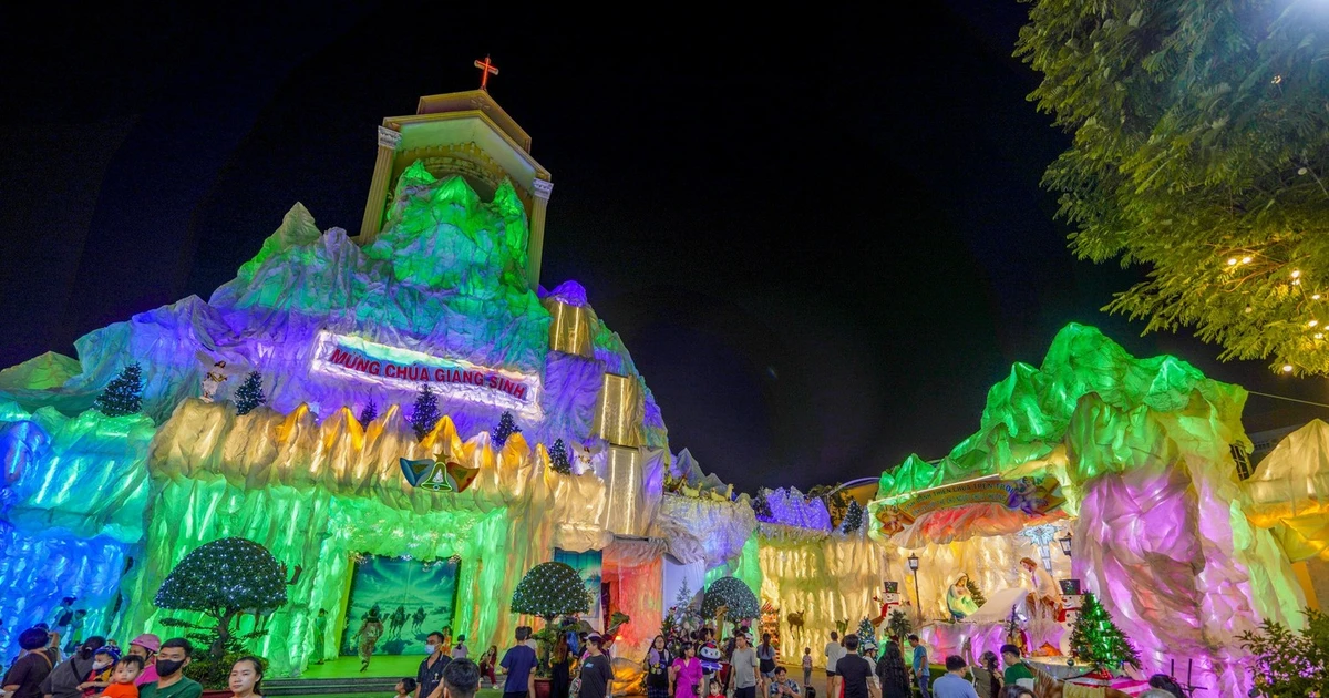 Gallery - Hòa mình vào không khí Noel lung linh tại các xóm đạo nổi bật TP HCM | Báo Tri thức và Cuộc sống - TIN TỨC PHỔ BIẾN KIẾN THỨC 24H