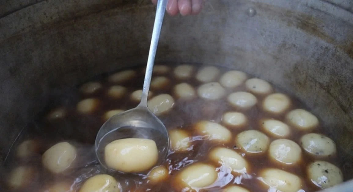 View - 5 món ăn đường phố Hà Nội khiến thực khách 'thèm thuồng' khi trời lạnh | Báo Tri thức và Cuộc sống - TIN TỨC PHỔ BIẾN KIẾN THỨC 24H