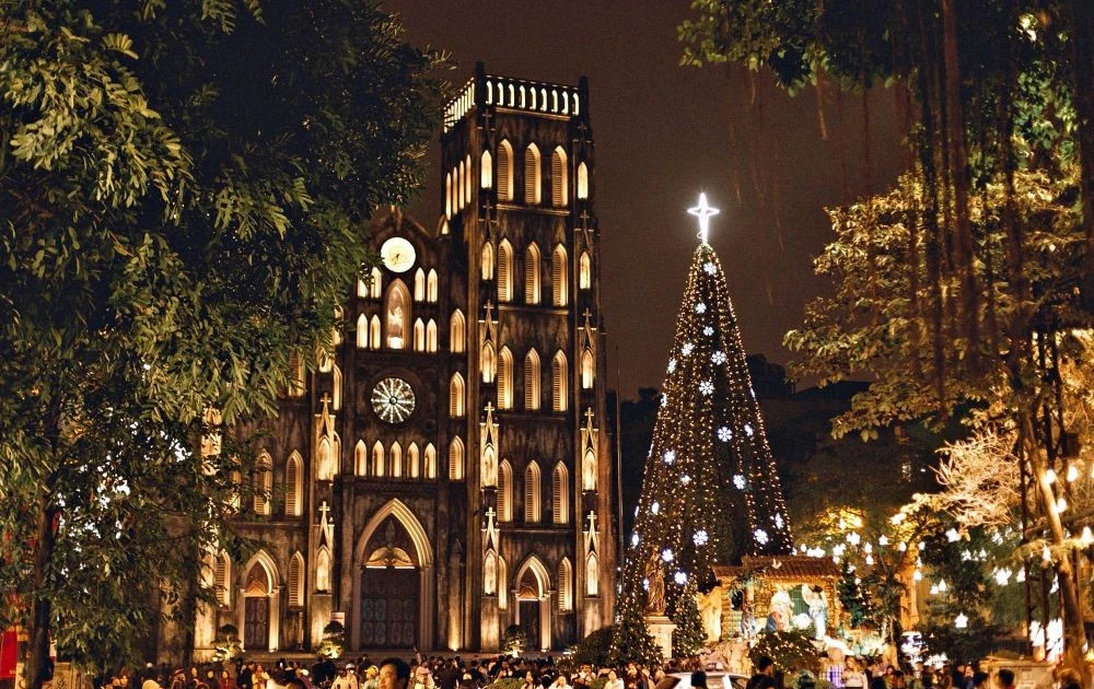 View - 'Săn' không khí Giáng sinh ở Hà Nội những địa điểm không thể bỏ qua | Báo Tri thức và Cuộc sống - TIN TỨC PHỔ BIẾN KIẾN THỨC 24H