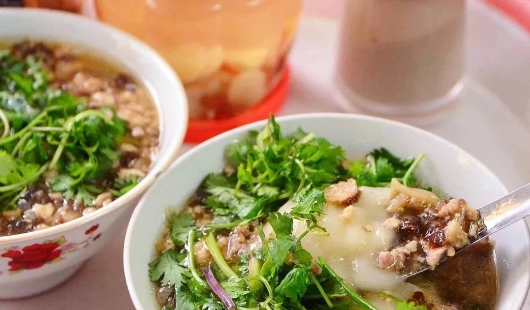 View - Dạo phố ngày gió mùa, thưởng thức 7 món nóng làm ấm lòng du khách | Báo Tri thức và Cuộc sống - TIN TỨC PHỔ BIẾN KIẾN THỨC 24H