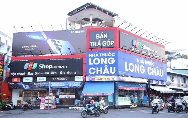 Long Châu dẫn dắt đà tăng trưởng của FPT Retail trong nửa đầu năm 2025