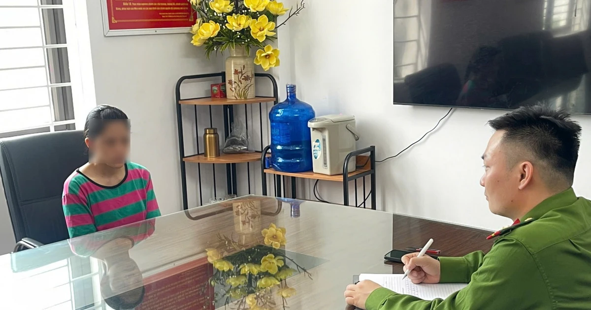 Thiếu tiền đưa chồng, người phụ nữ rạch tay hoang báo cướp