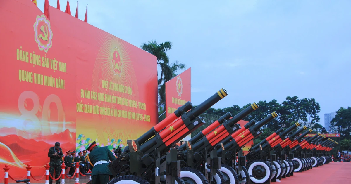 View - Dàn pháo lễ sẵn sàng khai hỏa trong ngày Tổng duyệt Quốc khánh 2/9 | Báo Tri thức và Cuộc sống - TIN TỨC PHỔ BIẾN KIẾN THỨC 24H