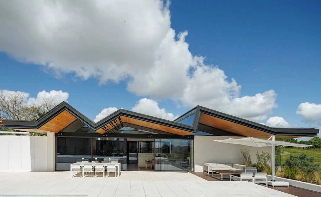 View - Độc đáo biệt thự 3 tầng với lối vào từ tầng trên | Báo Tri thức và Cuộc sống - TIN TỨC PHỔ BIẾN KIẾN THỨC 24H