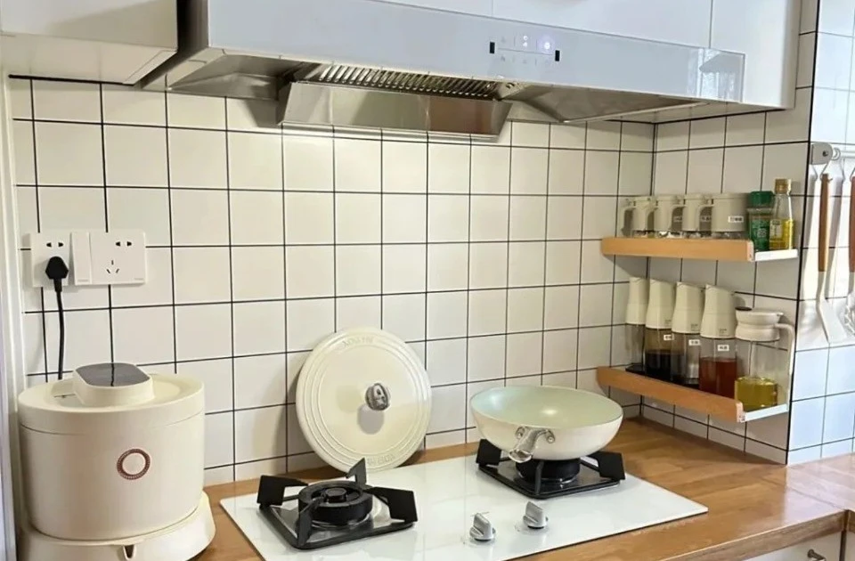 View - Căn bếp hơn 3m2 sắp xếp đỉnh cao khiến cộng đồng mạng trầm trồ | Báo Tri thức và Cuộc sống - TIN TỨC PHỔ BIẾN KIẾN THỨC 24H