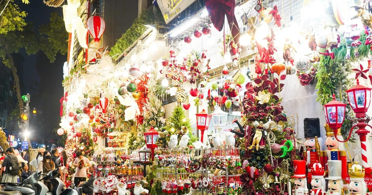 View - Phố Hàng Mã lộng lẫy mùa Giáng sinh, sức mua "èo uột" | Báo Tri thức và Cuộc sống - TIN TỨC PHỔ BIẾN KIẾN THỨC 24H