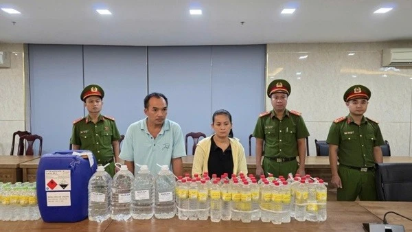 Giấm pha axit: Lợi nhuận lớn, hiểm họa khôn lường