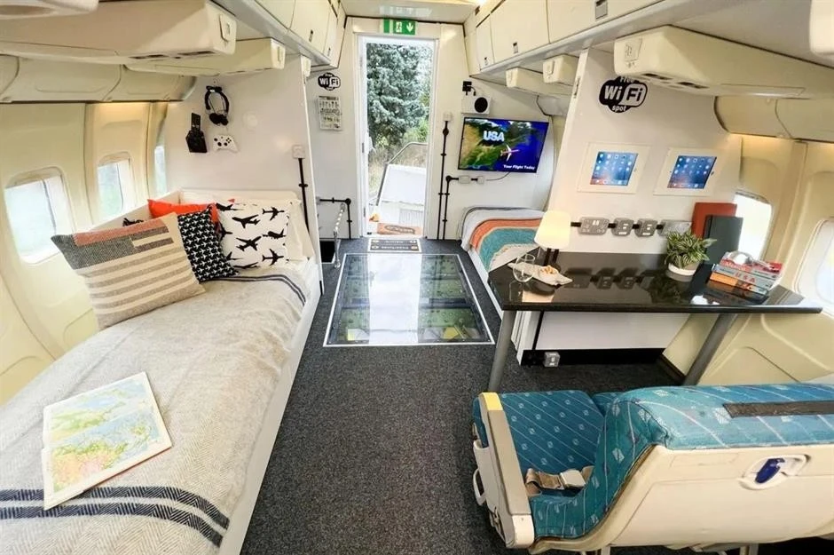 View - Doanh nhân chi gần 200 triệu biến máy bay bỏ hoang thành ngôi nhà tiện nghi | Báo Tri thức và Cuộc sống - TIN TỨC PHỔ BIẾN KIẾN THỨC 24H