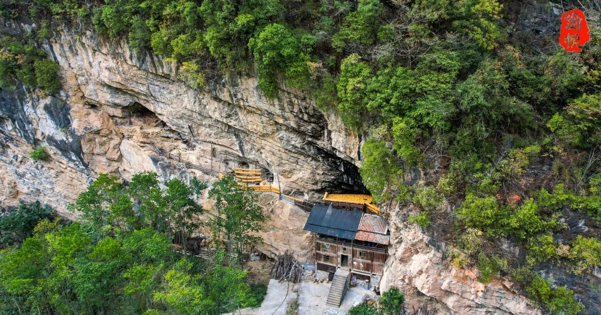 View - Nhà gỗ 5 tầng cheo leo vách đá được trả 18 tỷ, chủ từ chối bán | Báo Tri thức và Cuộc sống - TIN TỨC PHỔ BIẾN KIẾN THỨC 24H