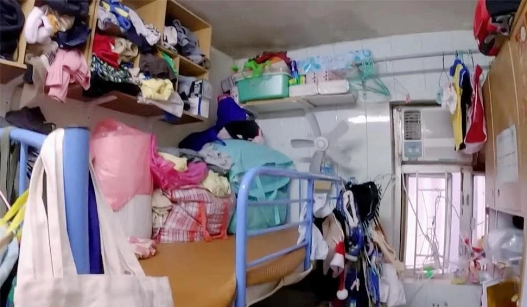 View - Cảnh chen chúc trong căn hộ 6m2 không cửa sổ tại Hong Kong | Báo Tri thức và Cuộc sống - TIN TỨC PHỔ BIẾN KIẾN THỨC 24H